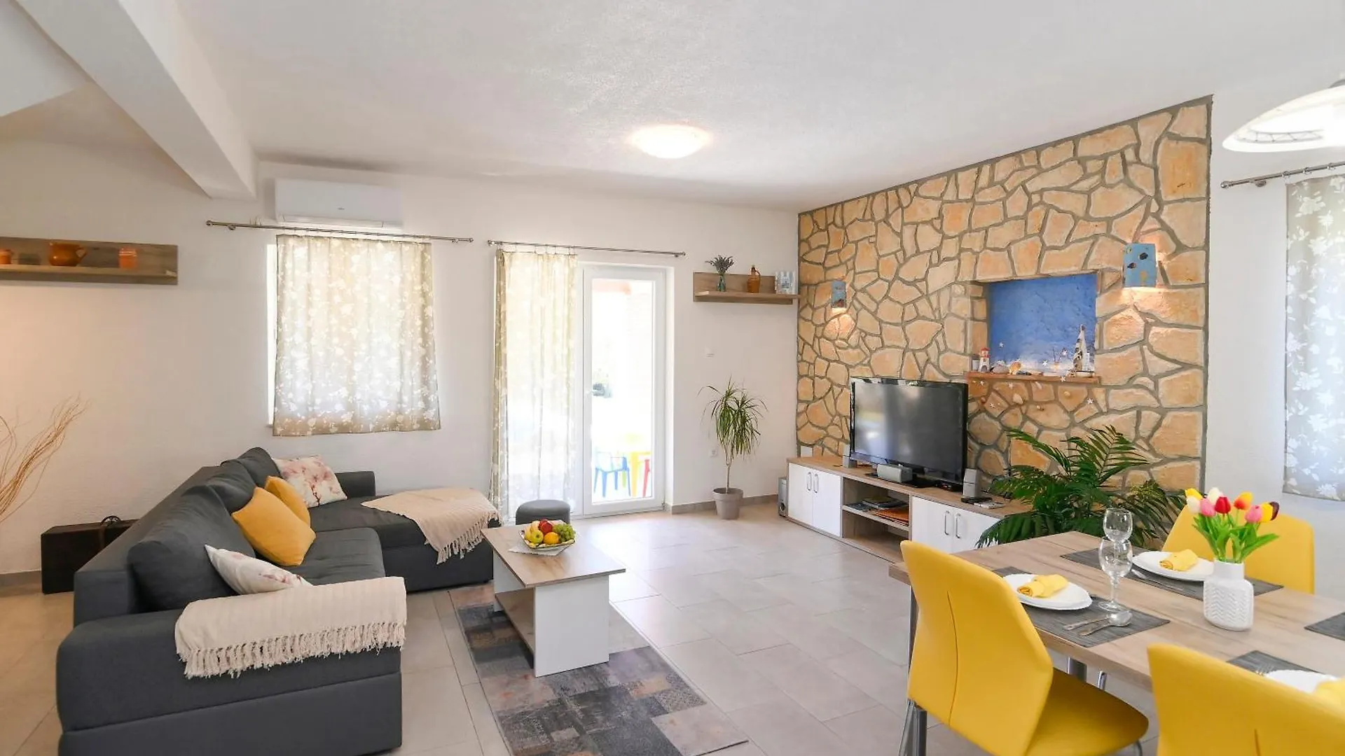Vacation House Ulika Gabonjin Villa